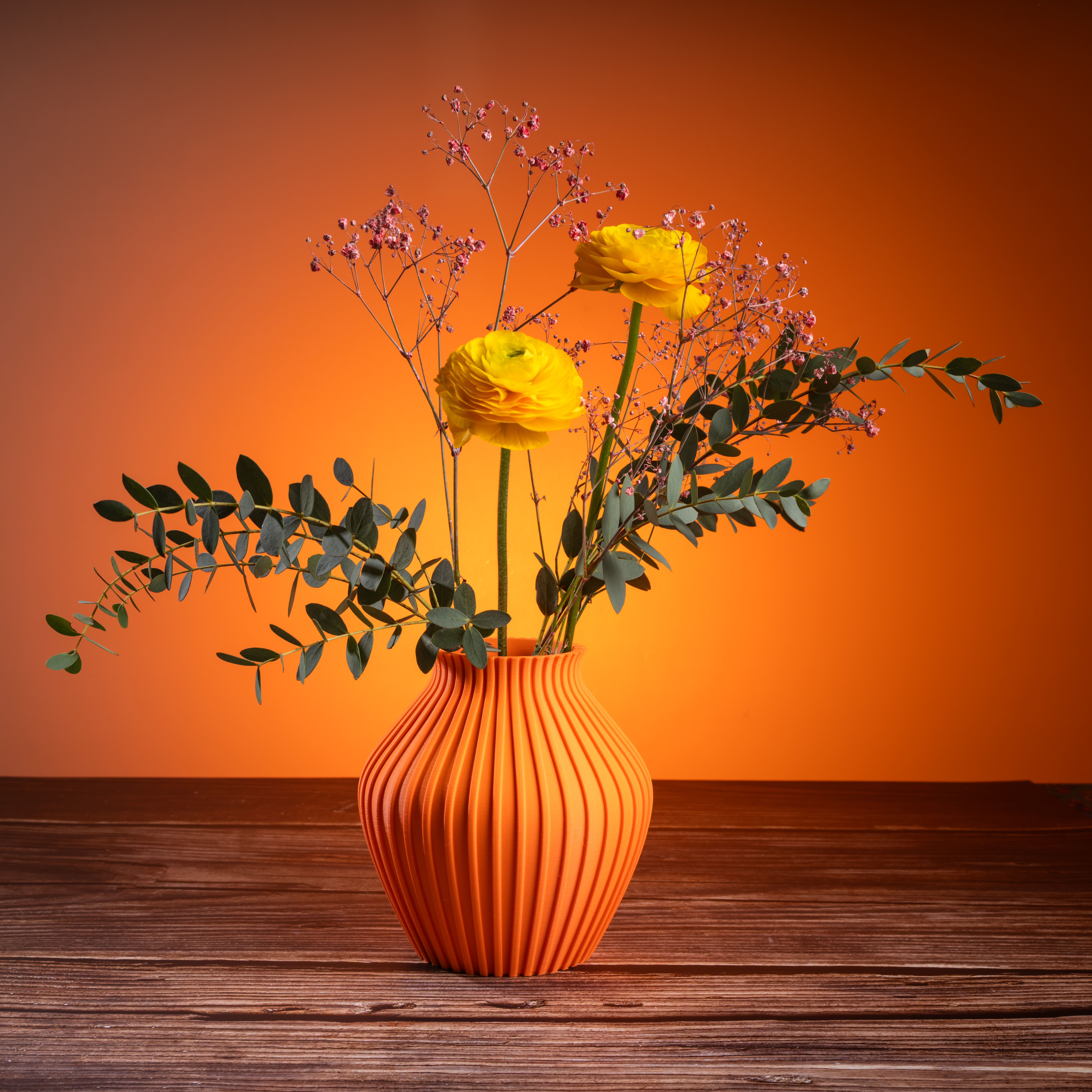 Solaris Wave – Vase design orange - Décoration en PLA | Impression 3D CreaMod3D - Vue 2
